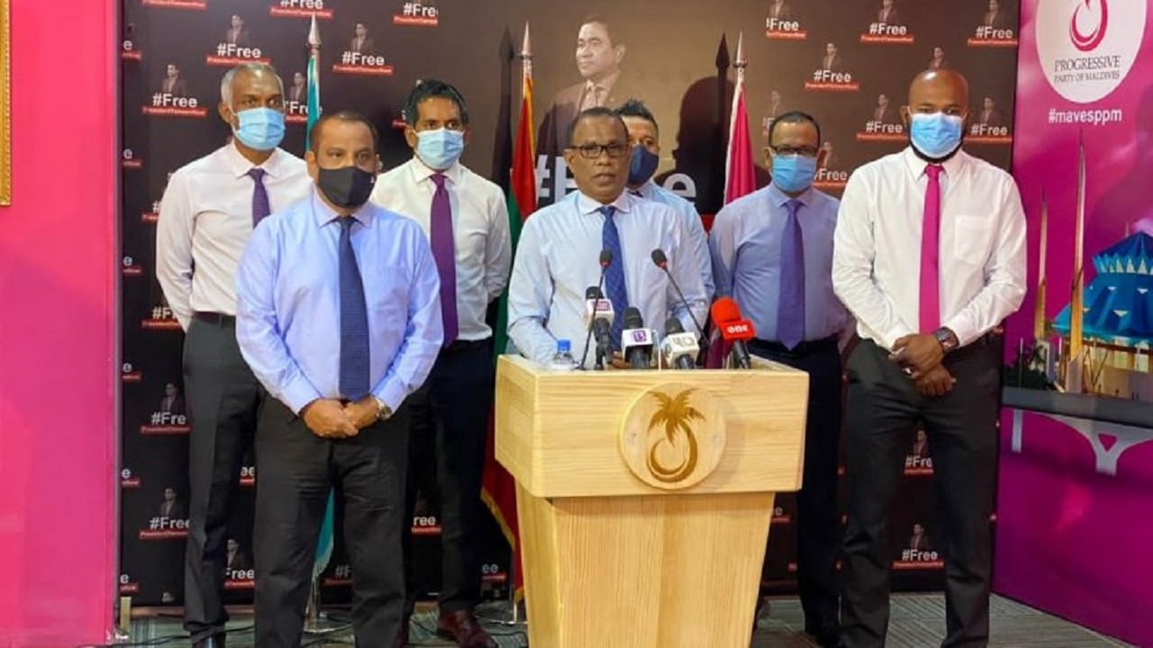 ޕީޕީއެމްގެ އޮފީހުގައި މިއަދު ބޭއްވި ނޫސްވެރިންގެ ބައްދަލުވުން