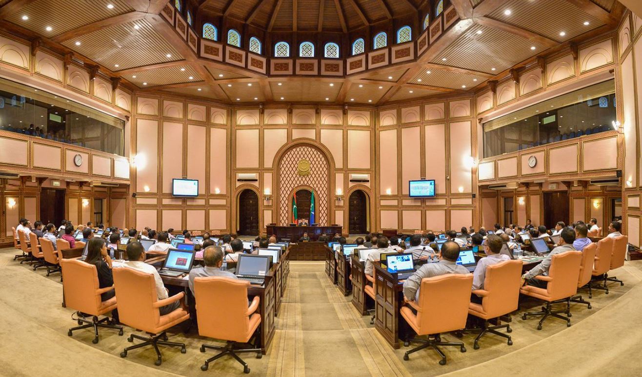 ބަޖެޓް ބަހުސް މަޖިލީހުގައި ފަށައިފި