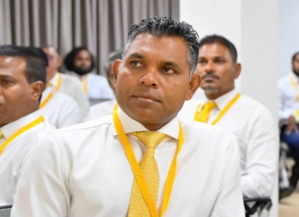 މާލީ އަދި ފަންނީ ބޭފުޅުންގެ އިރުޝާދު އަޑުއަހައި، ޒިންމާ އަދާކުރަން ފުރުސަތު ދިނުމަށް ފައިސަލް ގޮވާލައްވައިފި