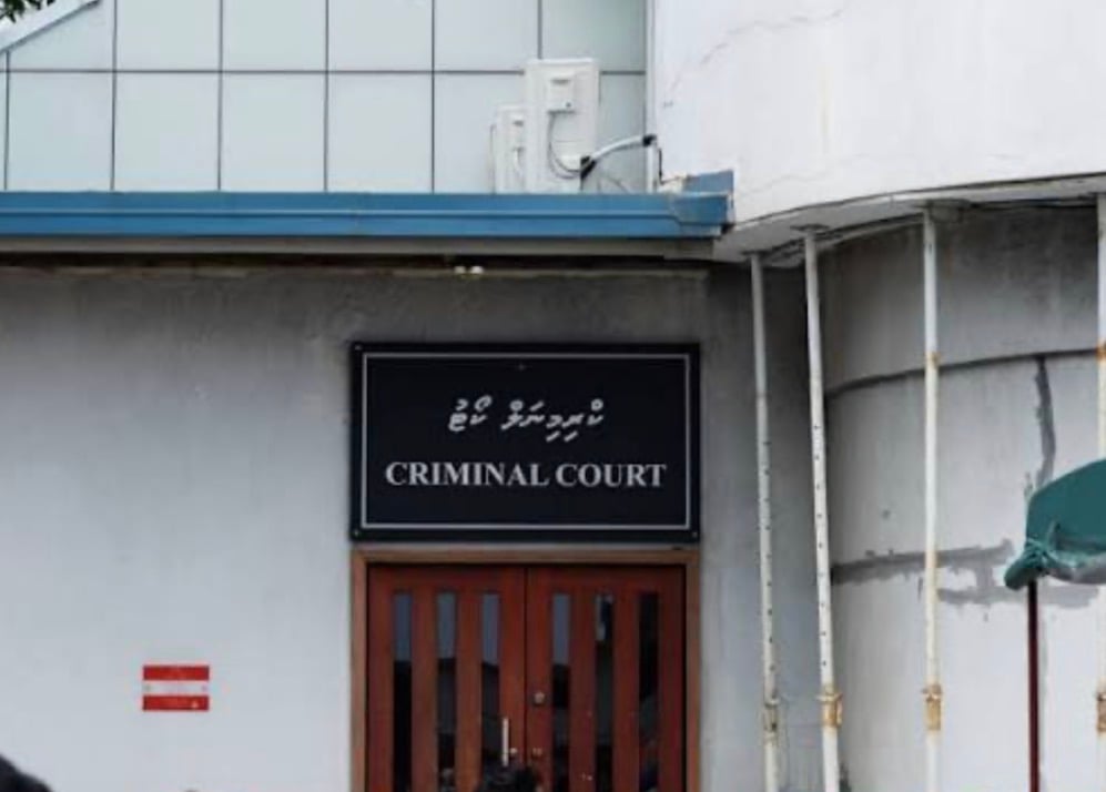 ދަރިފުޅަށް އަނިޔާކޮށް މާރާމާރީ ހިންގި މީހަކު 15 ދުވަހަށް ބަންދު