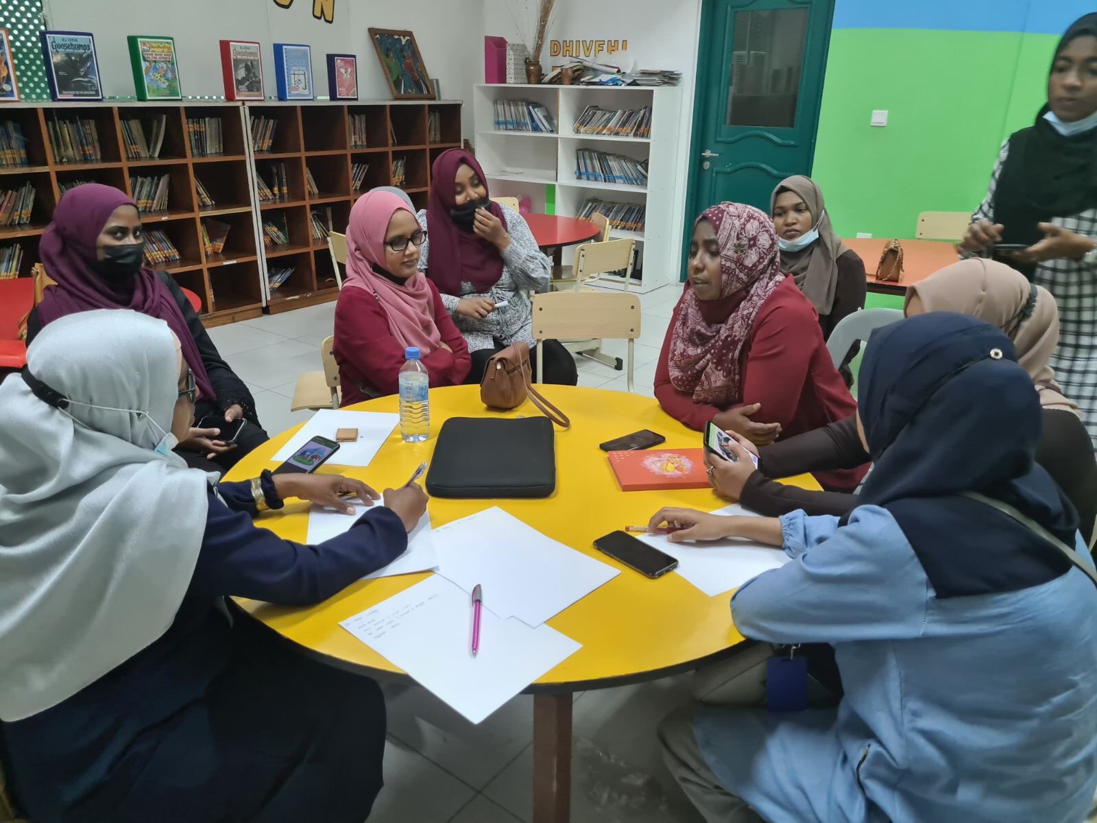 ޓީޗަރެއްގެ މުސާރަ 19000 ރުފިޔާއަށް ބޮޑުކުރަން ނިންމައިފި