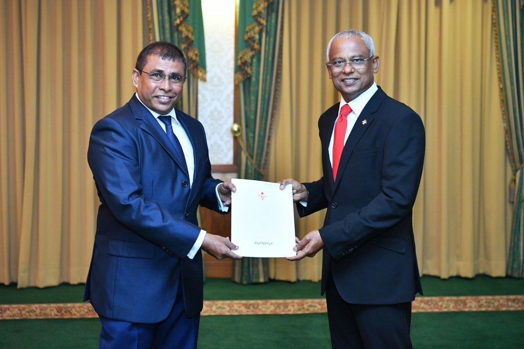 Tourism Minister Abdulla Mausoom and President Ibrahim Mohamed Solih.