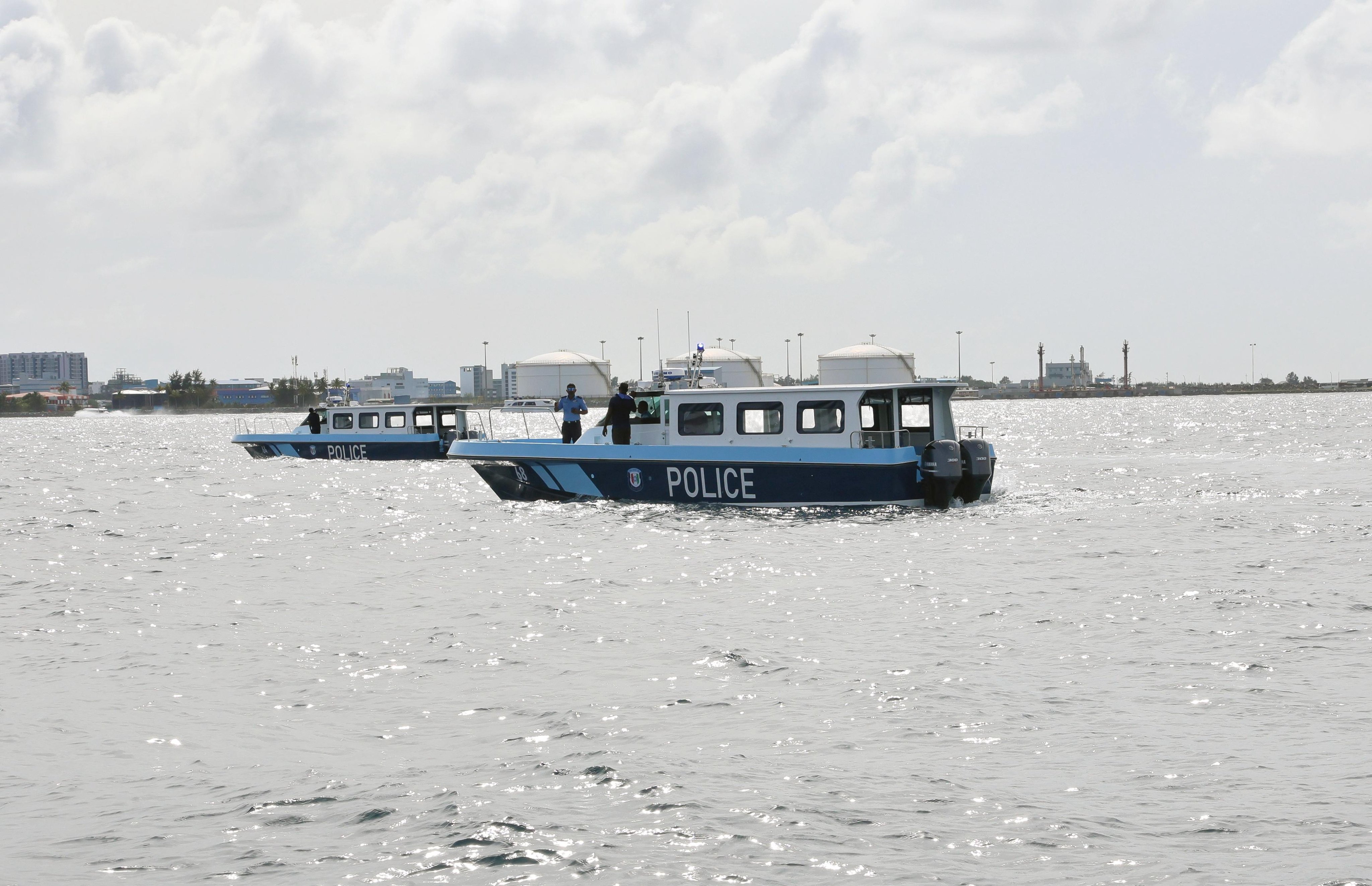 ބަނގުރަލާއެކު ހައްޔަރުކުރި އަންހެން ފުލުހެއް ވަކިކުރަން ޑިސިޕްލިނަރީ ބޯޑުން ލަފާދީފި