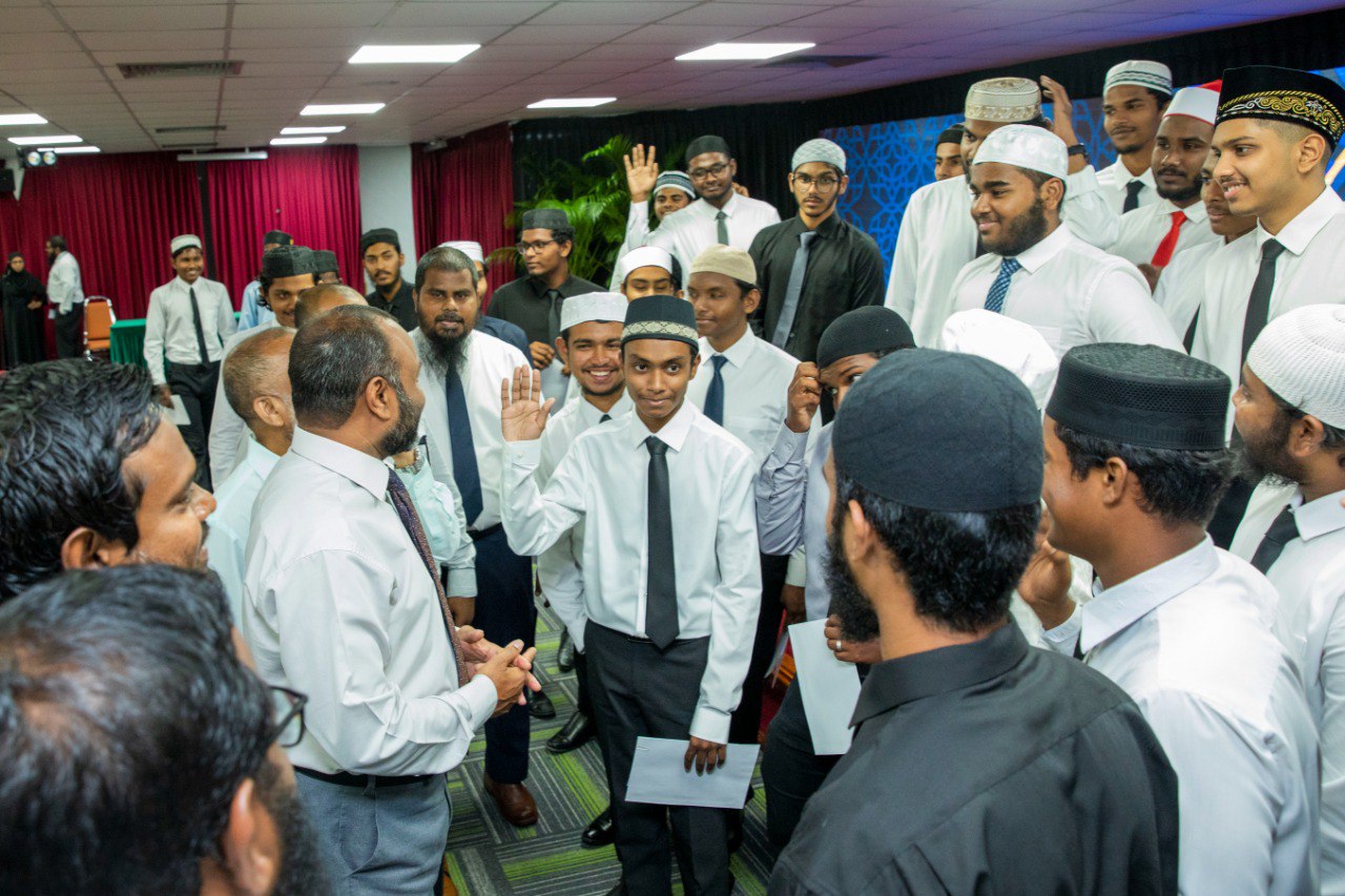 ޒުވާން ޚަތީބުން ތަމްރީންކުރާ ތިންވަނަ ބުރަށް 300 އެއްހާ ޒުވާނުން