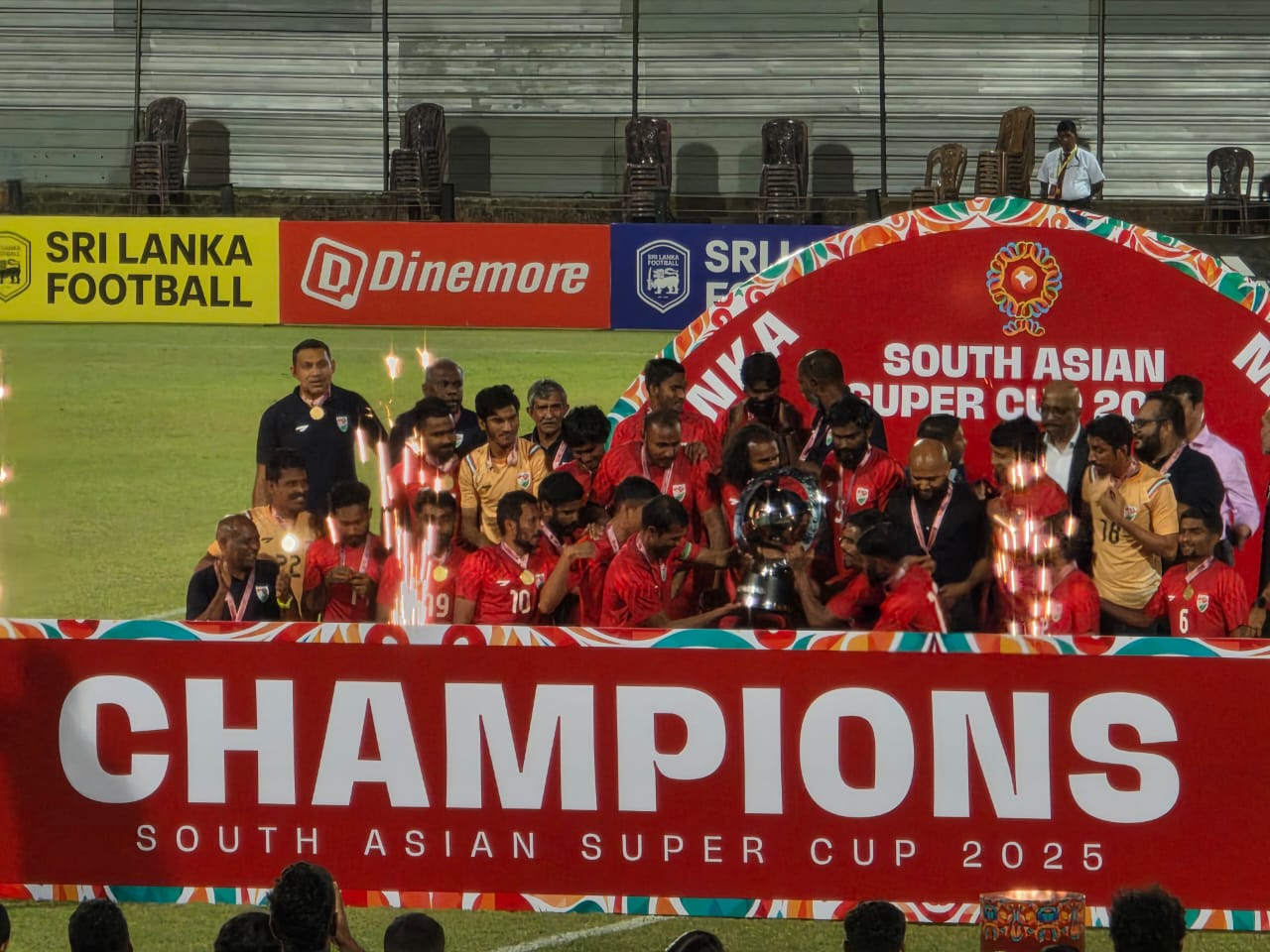 ލަންކާ ބަލިކޮށް، ރާއްޖެ ސައުތު އޭޝިއަން ސުޕަކަޕުގެ ތަށި އުފުލާލައިފި