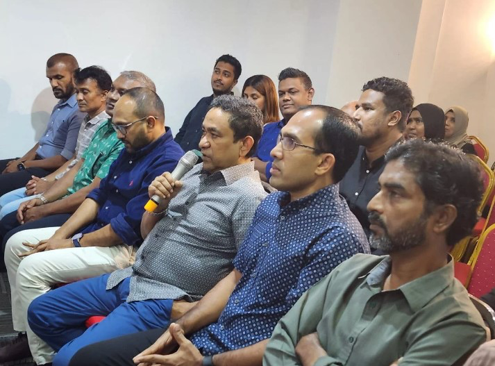 ޔާމީންގެ ބޮޑެތި ތުހުމަތުތަކެއް ޢަބްދުއްރަހީމަށް؛ ސިޔާސީ މަގާމުތައް ވިއްކައި، ލާރިބަހާ