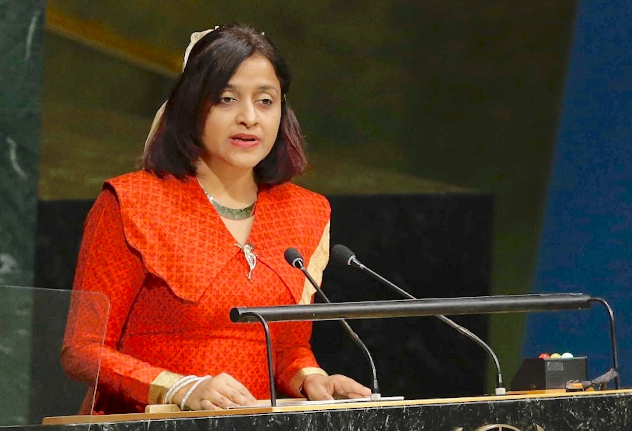 ހެދުން އެޅުމުގެ އުސޫލު ހަރުކަށި ކުރުމުގެ މަޤްސަދަކީ އަންހެނުން އެކަހެރިކުރުން: ދުންޔާ