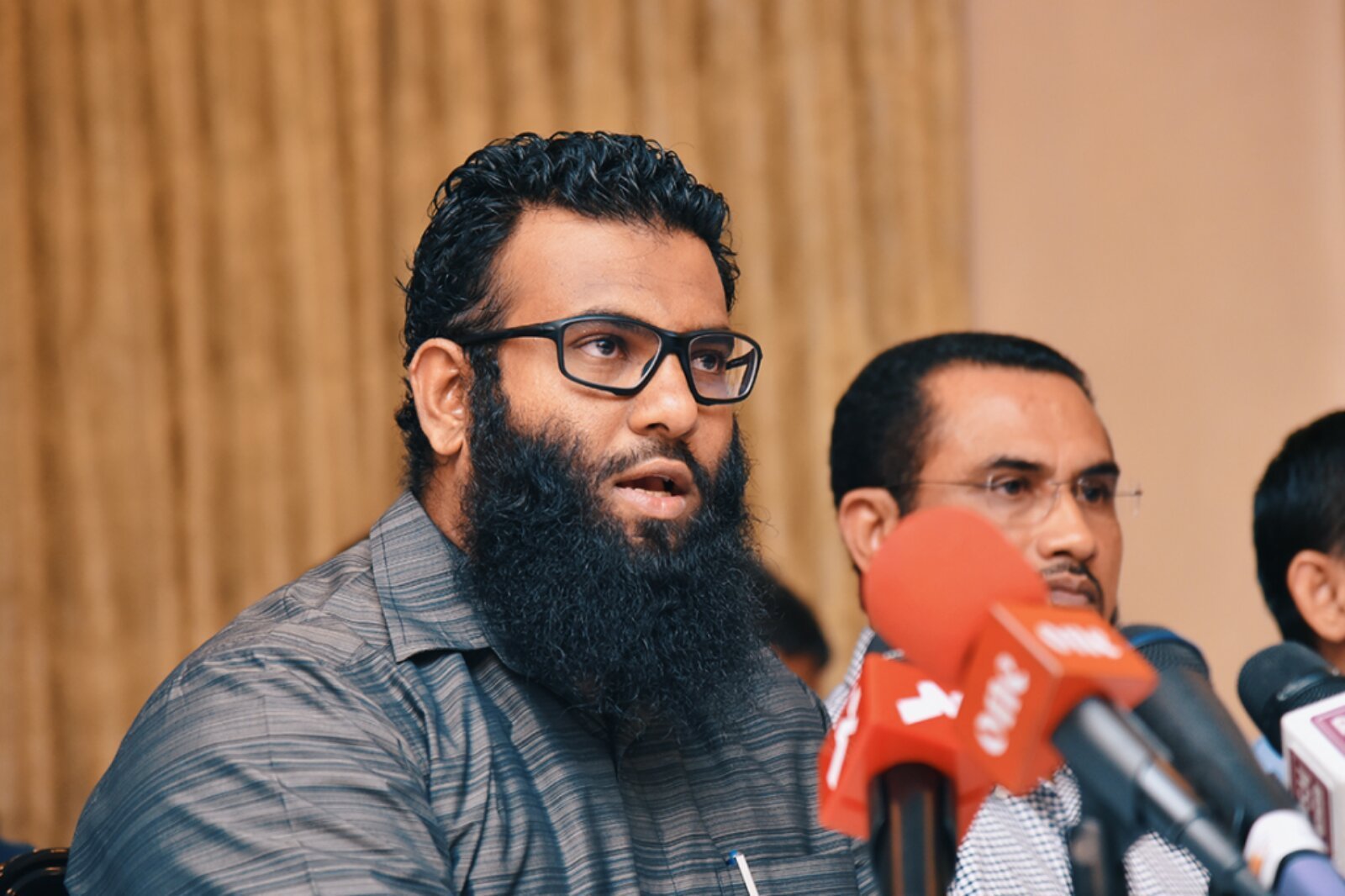ރައީީސް ޔާމީން މިނިވަންވުމުގެ ކުރިން ރައްޔިތުން އިންޑިއާ އައުޓް ކެމްޕޭން ފަށައިފި - ޝައިޚް ސައުދާން