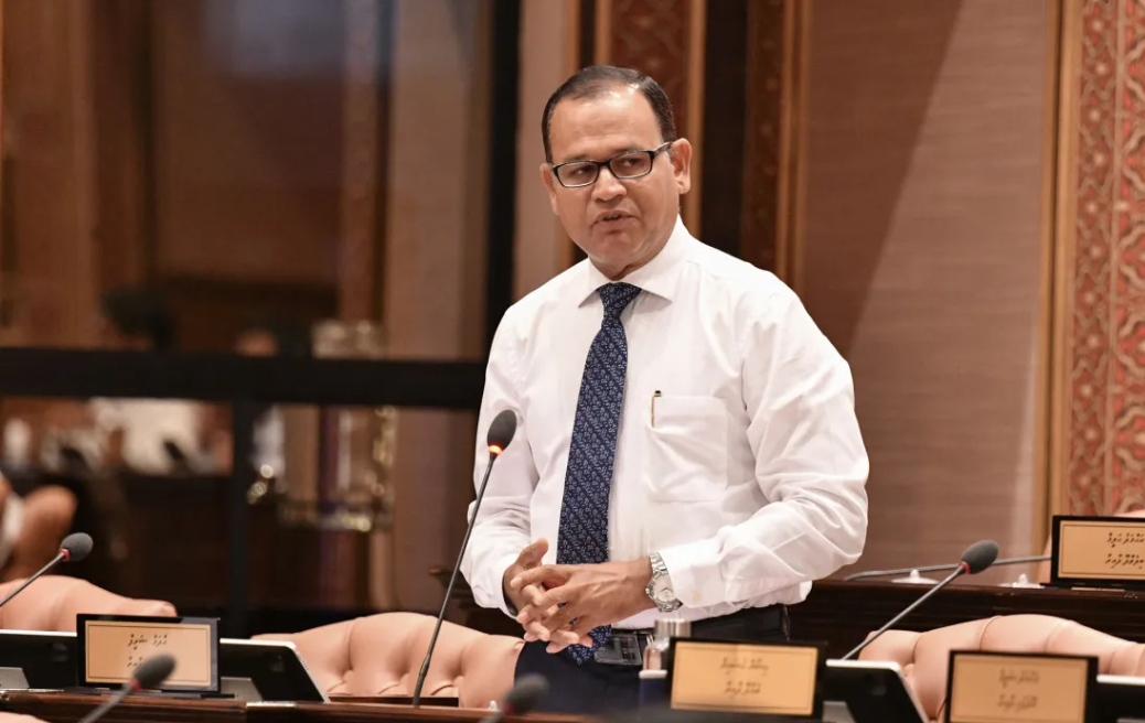 ރައީސް ޔާމިންގެ ޝަރީއަތް ލައިވްކުރުމަކީ ސަރުކާރުން ވަރަށް މޭކަރާކަމެއް: އާދަމް ޝަރީފް