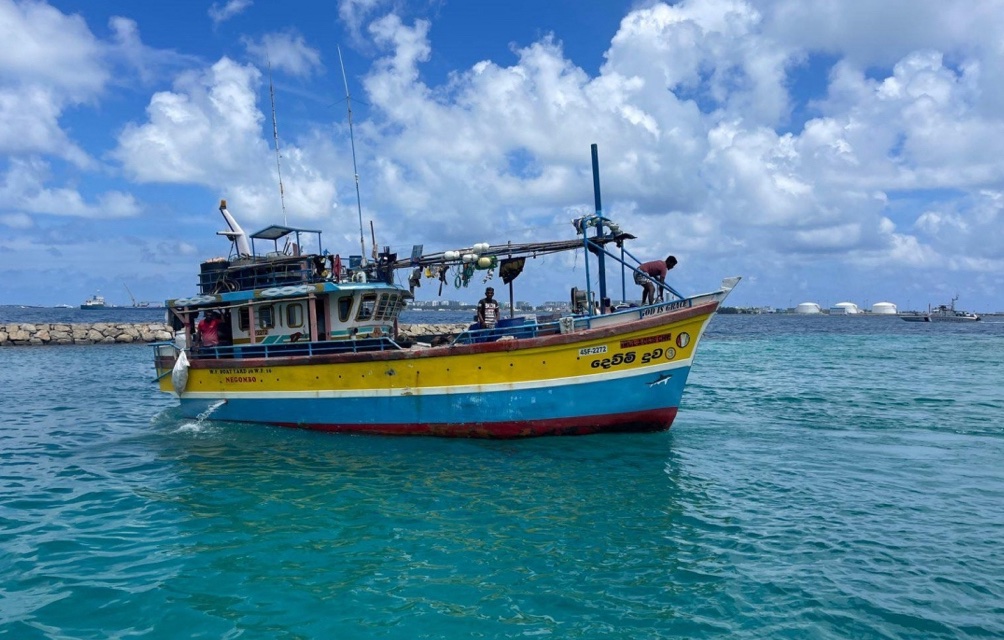 ރާއްޖޭގެ ކަނޑުގެ ސަރަހައްދަށް ވަދެ މަސްވެރިކަންކުރި ލަންކާގެ ބޯޓެއް 400,000 ރުފިޔާން ޖޫރިމަނާ ކޮށްފި