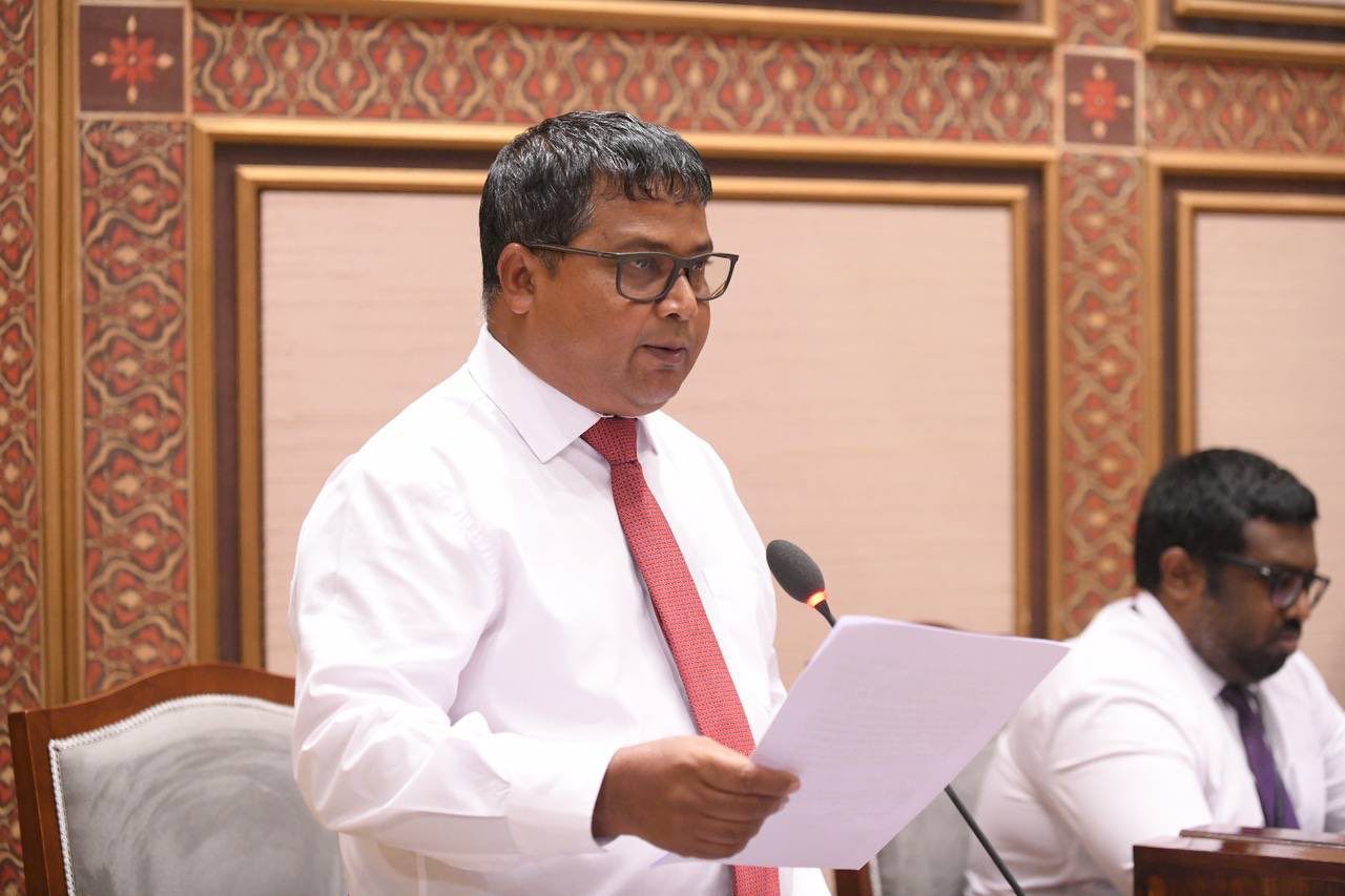 ރައީސް ނަޝީދު ވިދާޅުވީ ފިޝަރީޒް މިނިސްޓަރ މަޖިލީހުގެ މަސައްކަތަށް ހުރަސްއަޅާކަމަށް