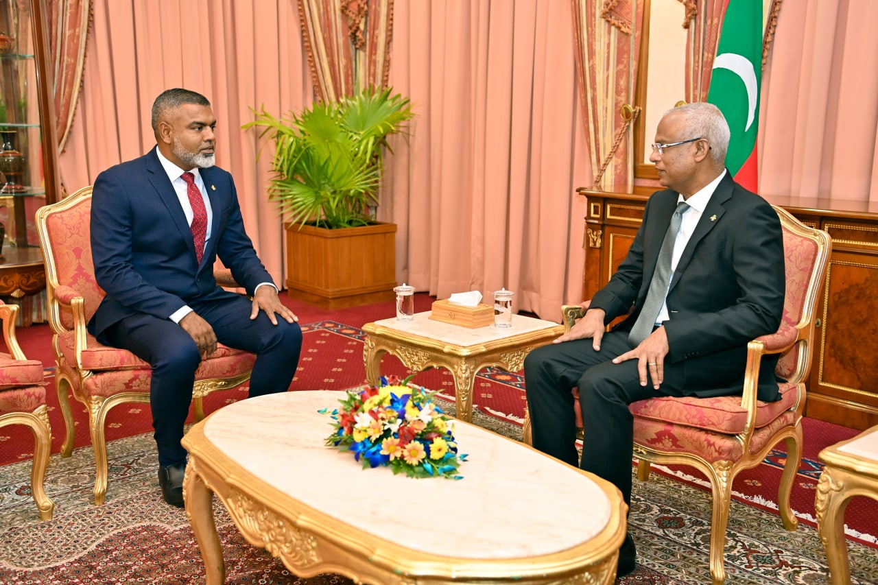 President Ibrahim Mohamed Solih meeting with Uz Mohamed Niyaz after his oath taking ceremony.