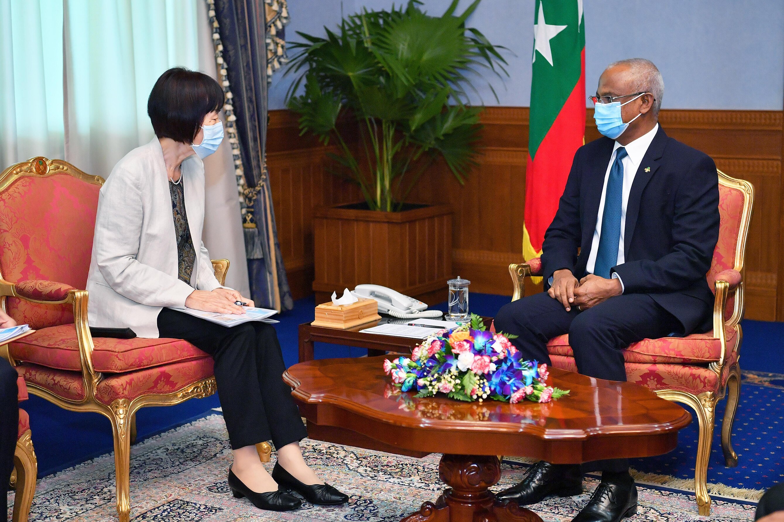 Japan’s Ambassador to the Republic of Maldives Keiko Yanai and the President Ibrahim Mohamed Solih. Photo: President's Office.