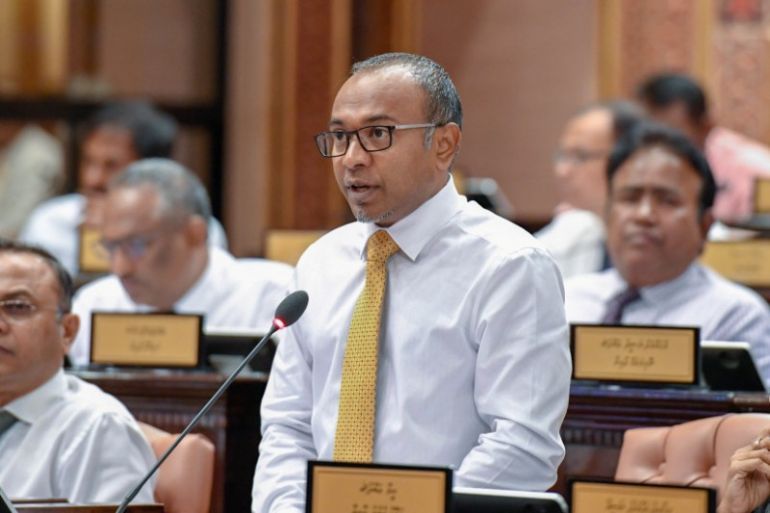 ރައީސް ނަޝީދު އެކަހެރިކޮށް، އެހެން އެމްޑީޕީއެއް އުފައްދަން މަސައްކަތް އެބަކުރޭ: ހަސަން