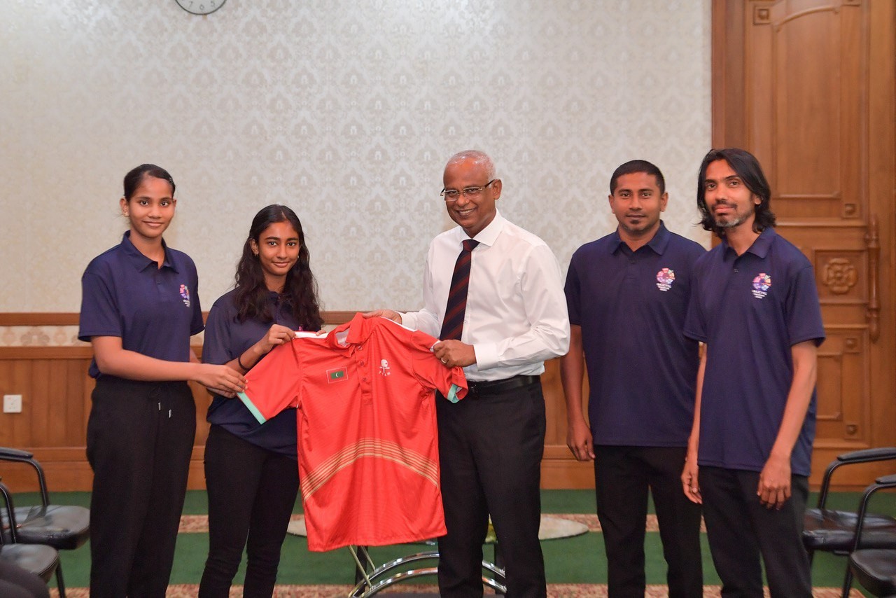 ޓޭބަލް ޓެނިސް ޓީމުތަކާއި ރައީސް ބައްދަލު ކުރައްވައިފި