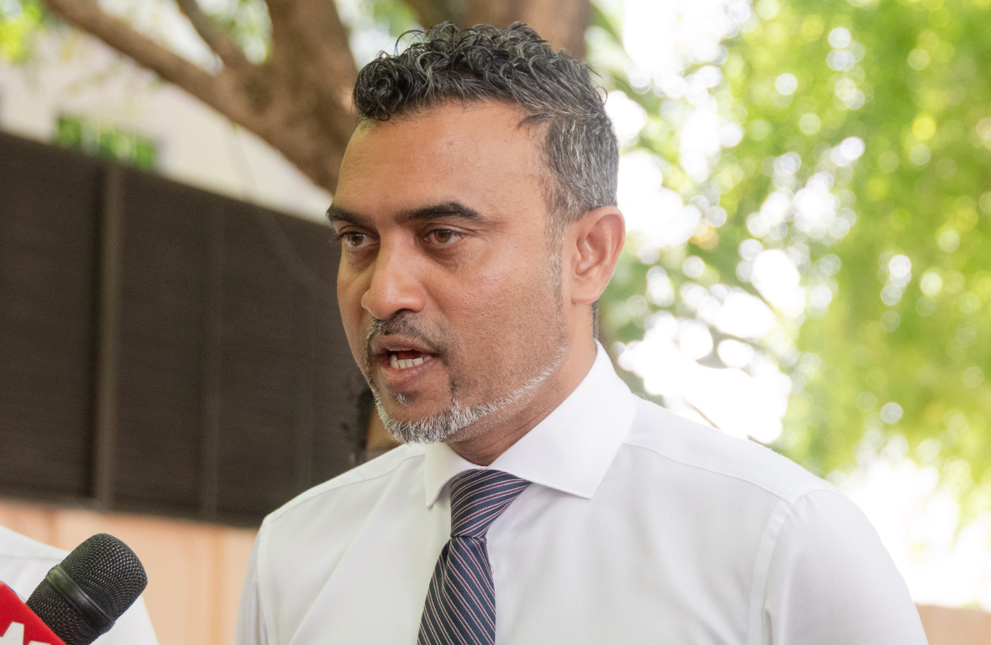 އެމްޑީީޕީގެ ޕާލަމެންޓްރީ ގްރޫޕްގެ ލީޑަރު، ހިތަދޫ ދެކުނު ދާއިރާގެ މެންބަރު އިިބްރާހީމް ނާޒިލް