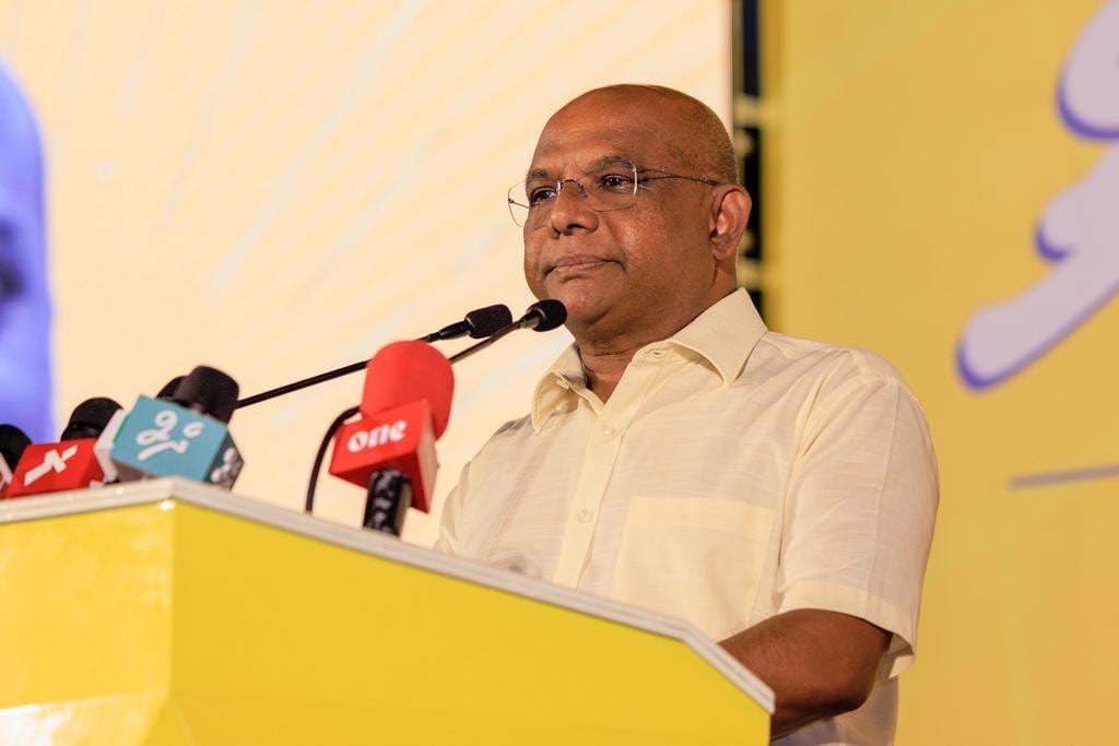 ފައިސާ ޗާޕުކުރަން އުޅެނީ ހާރިޖީ ސިޔާސަތު ފެއިލްވެ އެހީ ނުލިބޭތީ: ޝާހިދު