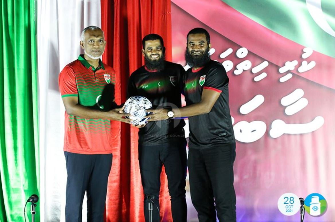 އަވަށު ފޯރި ގެނައުމަށް ކުޅިވަރު މުބާރާތްތަކެއް ރާވާނަން: މުއިއްޒު