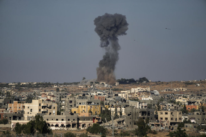 Israeli forces strike Rafah amid ceasefire talks
