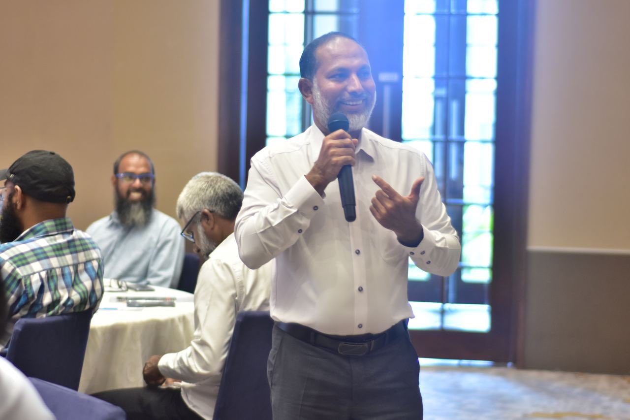 އެންމެ ޞާލިޙް މީހާއަށްވެސް އެންމެންގެ ތާޢީދެއް ނުލިބޭނެ: އިމްރާން