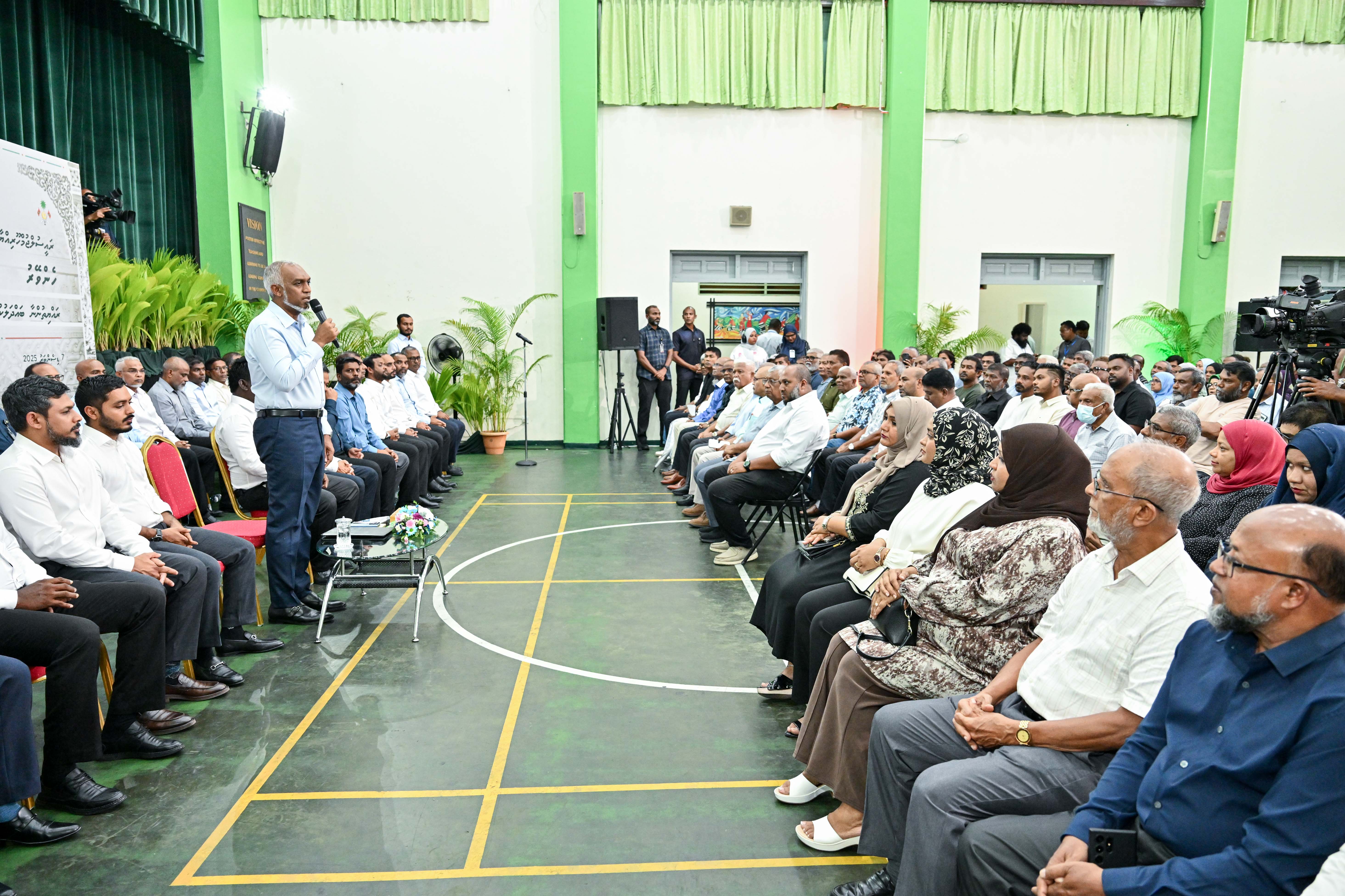 ބުދަ ދުވަހުގެރޭ ރައީސް ވިޔަފާރިވެރިންނާ ބައްދަލުކުރައްވަނީ