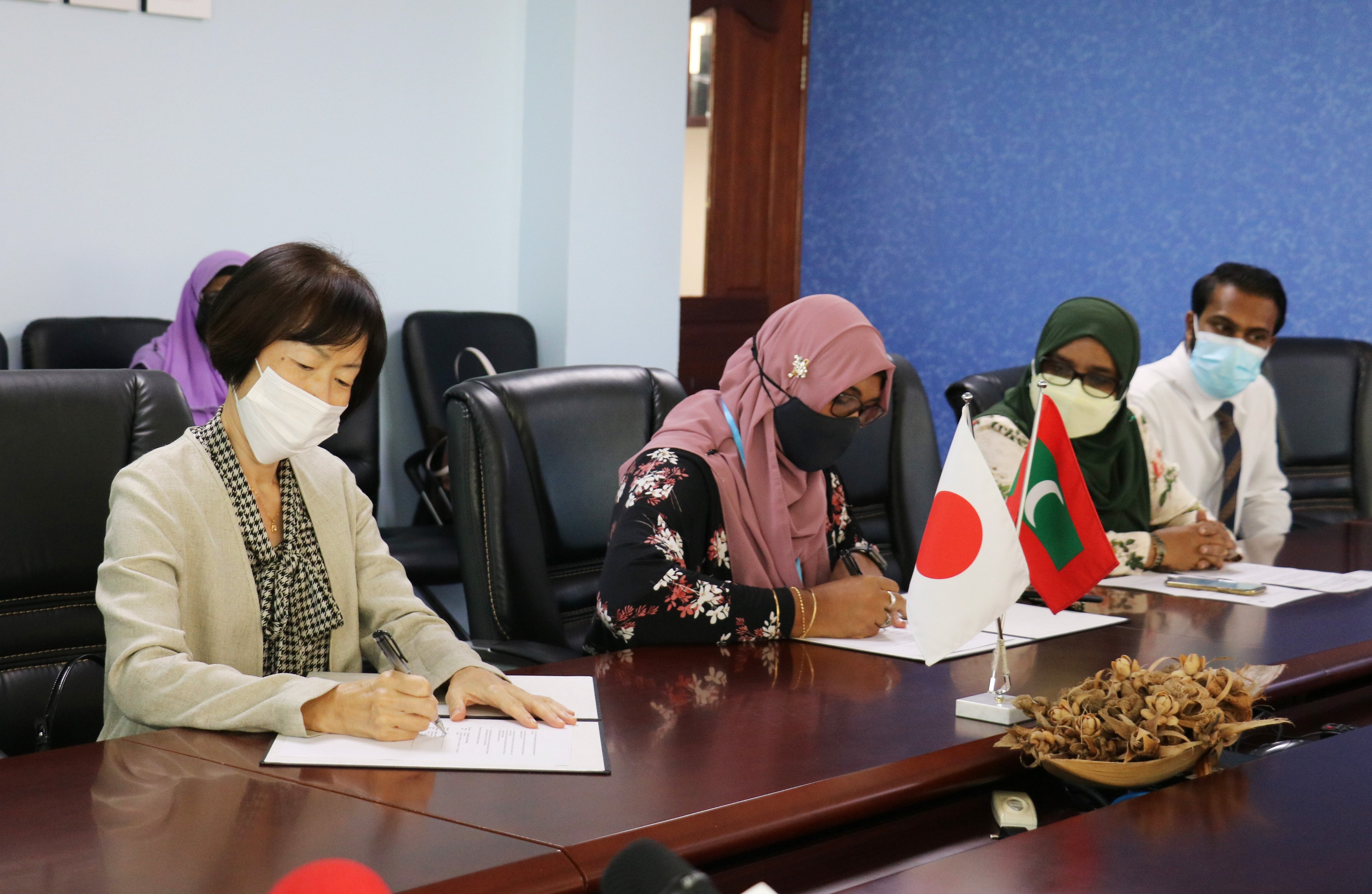 ޖަޕާނުން ނިލަންދޫ ސްކޫލަށް 1.2 މިލިއަން ރުފިޔާގެ އެހީއެއް!