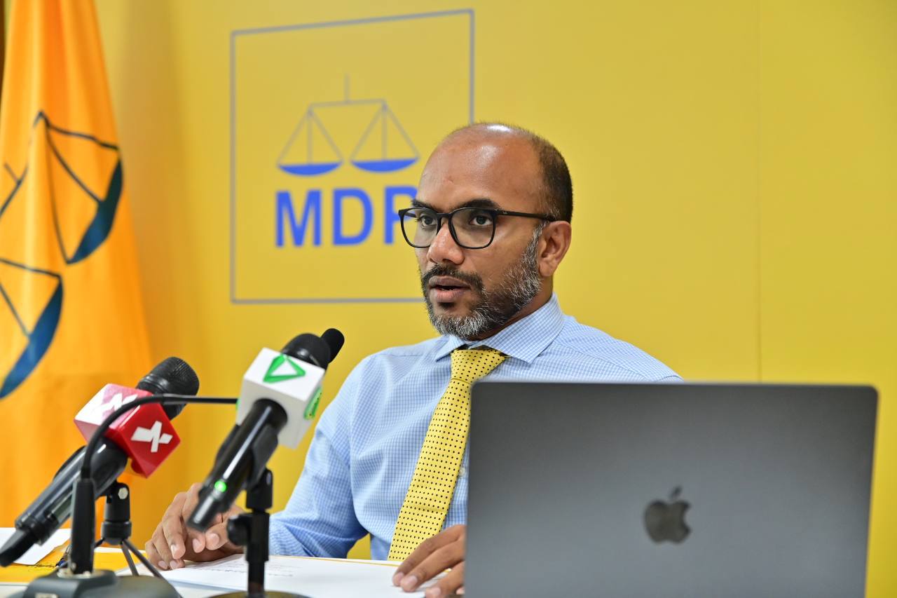 ޕެންޝަން އޮފީސް މެދުވެރިކޮށް އެމްއެމްއޭއިން 2.5 ބިލިއަން ރުފިޔާ ޗާޕުކުރުމަކީ ގާނޫނާ ޚިލާފަށް ކުރާކަމެއް: އަމީރު