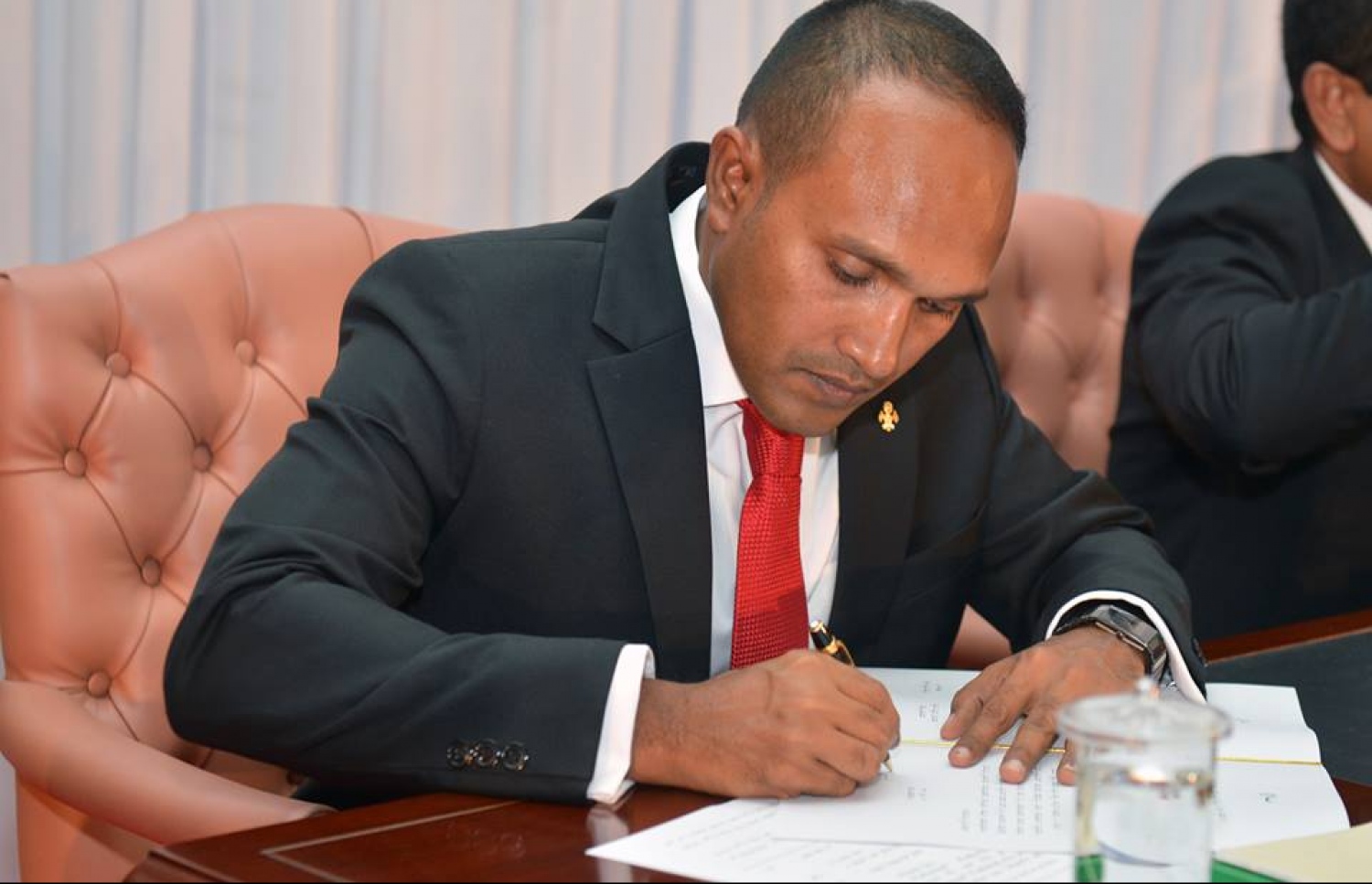 ދެން އިވޭނީ މަޙްލޫފަށްވެސް ދަޢުވާ ނުކުރާ ޚަބަރު - ޑރ. ޖަމީލް