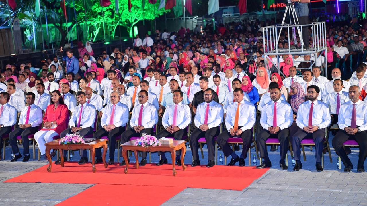 އިދިކޮޅު ކޯލިޝަންގެ ލީޑަރޝިޕްގެ އިސް ބޭފުޅުން