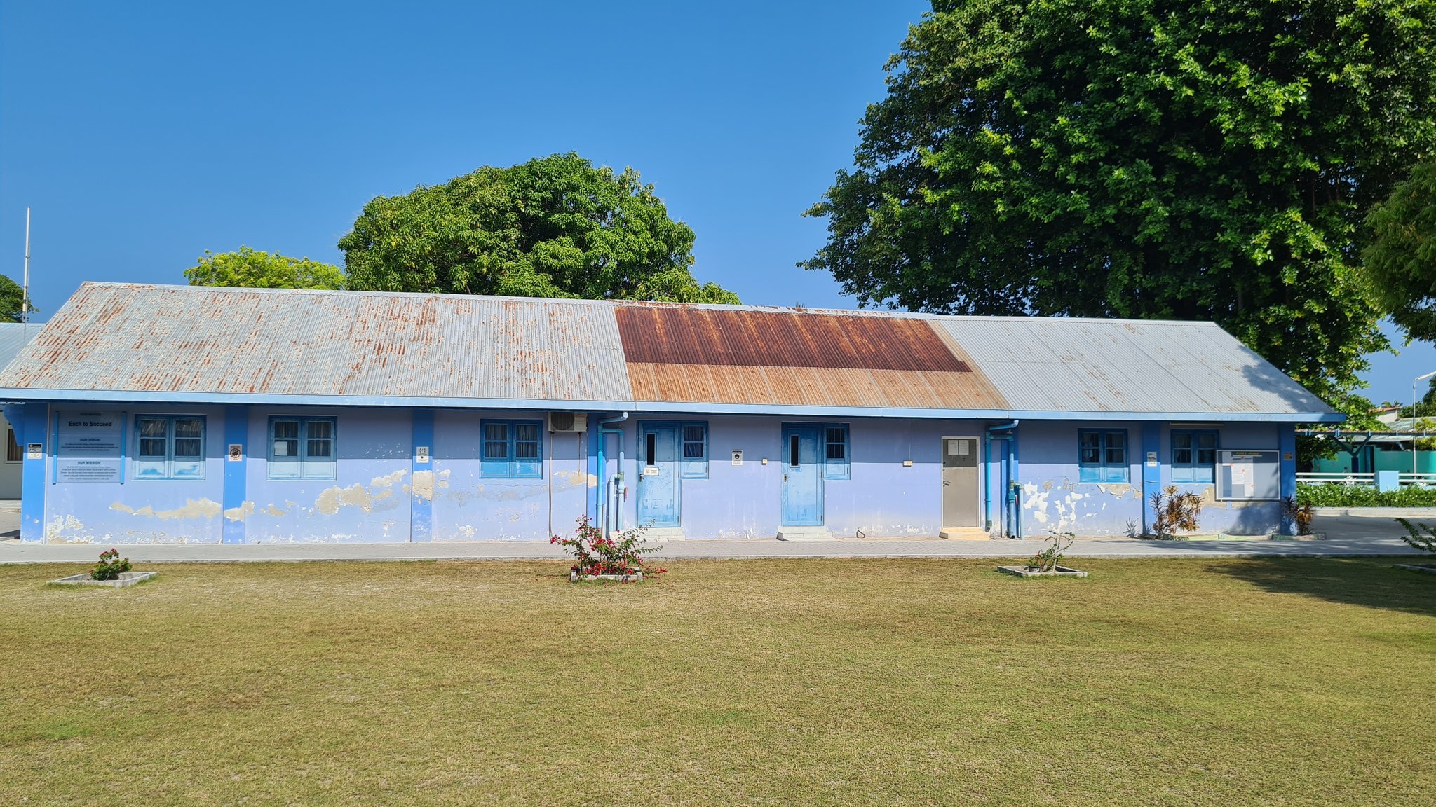 ރ. އަތޮޅު ތައުލީމީ މަރުކަޒުގެ އައު އިމާރާތް ލަސްވާތީ މެެމްބަރުގެ ކަންބޮޑުވުން!