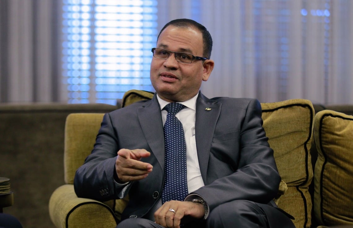 މީ ކޮރަޕްޝަނަށް ހިތްވަރުދޭ، ގޮތްނިންމަން ނުކެރޭ ސަރުކާރެއް - އާދަމް ޝަރީފް