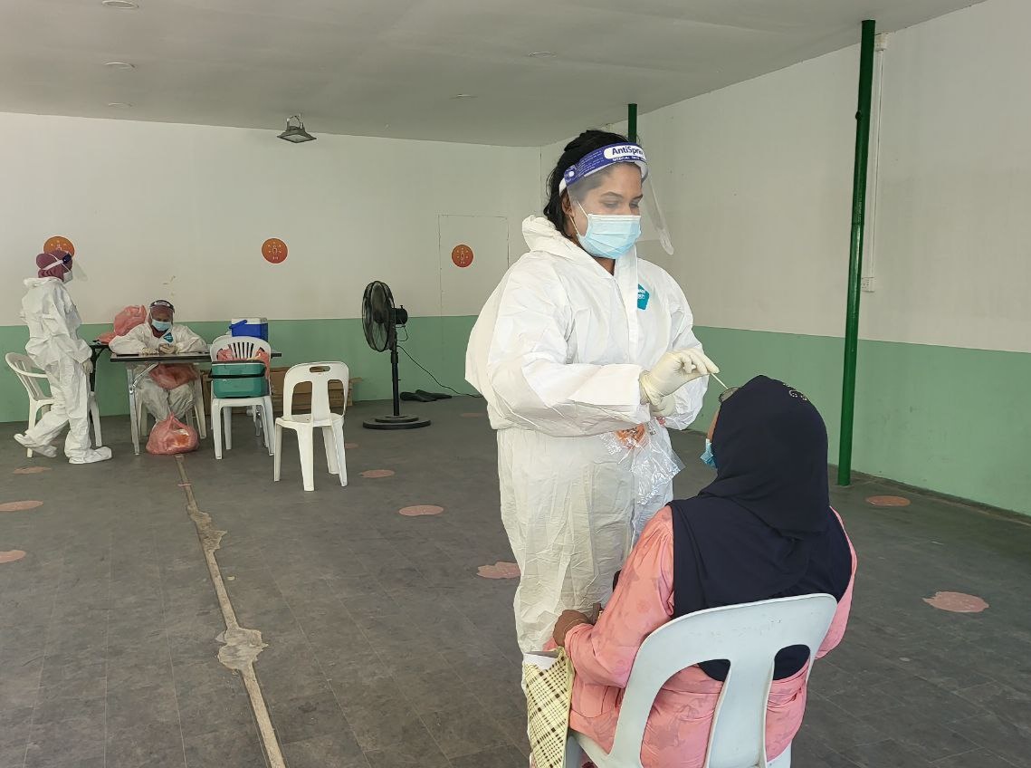 ކޮވިޑް-19: މާލެއިން ޕޮޒިޓިވްވި އަދަދު 100 އިން މަތިވެ ނުރައްކާތެރިކަން ބޮޑުވަނީ