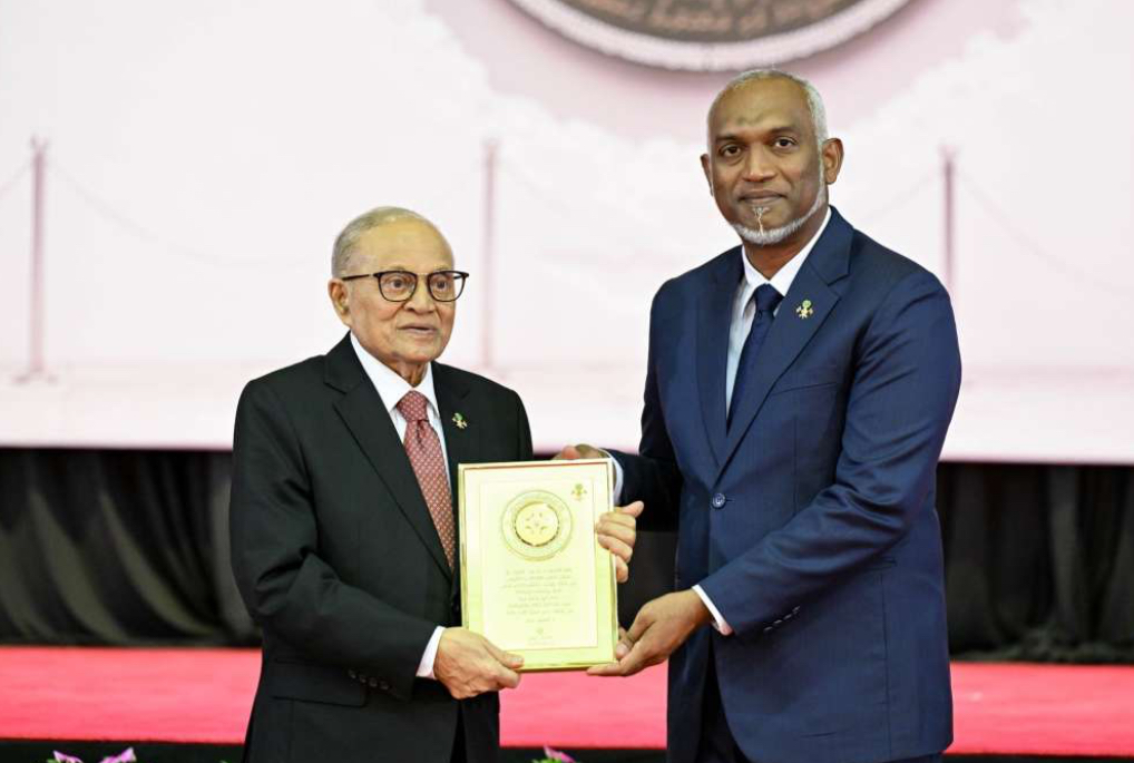 ޝަރަފުގެ އައްޑަނައިގެ ހައްގުވެރިންނަކީ ހިތްވަރުގަދަ ދިވެހިން: މައުމޫން