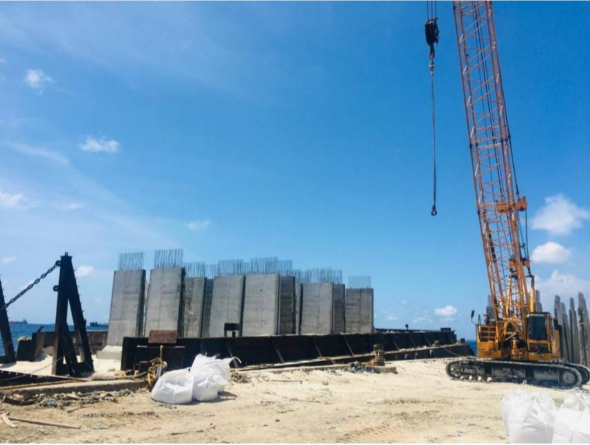 ހިންނަވަރު ބަނދަރަށް ބޭނުންވާ ކޮންކްރީޓް ބްލޮކް ގެެންގޮސްފި