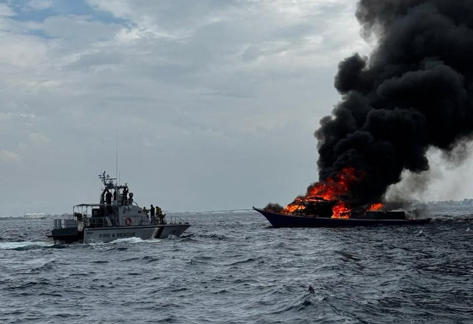 15 މީހުންނާ އެކު ކ. ދޫނިދޫ ކައިރިން ދަތުރުކުރި ދޯންޏެއްގައި އަލިފާން ރޯޯވެއްޖެ