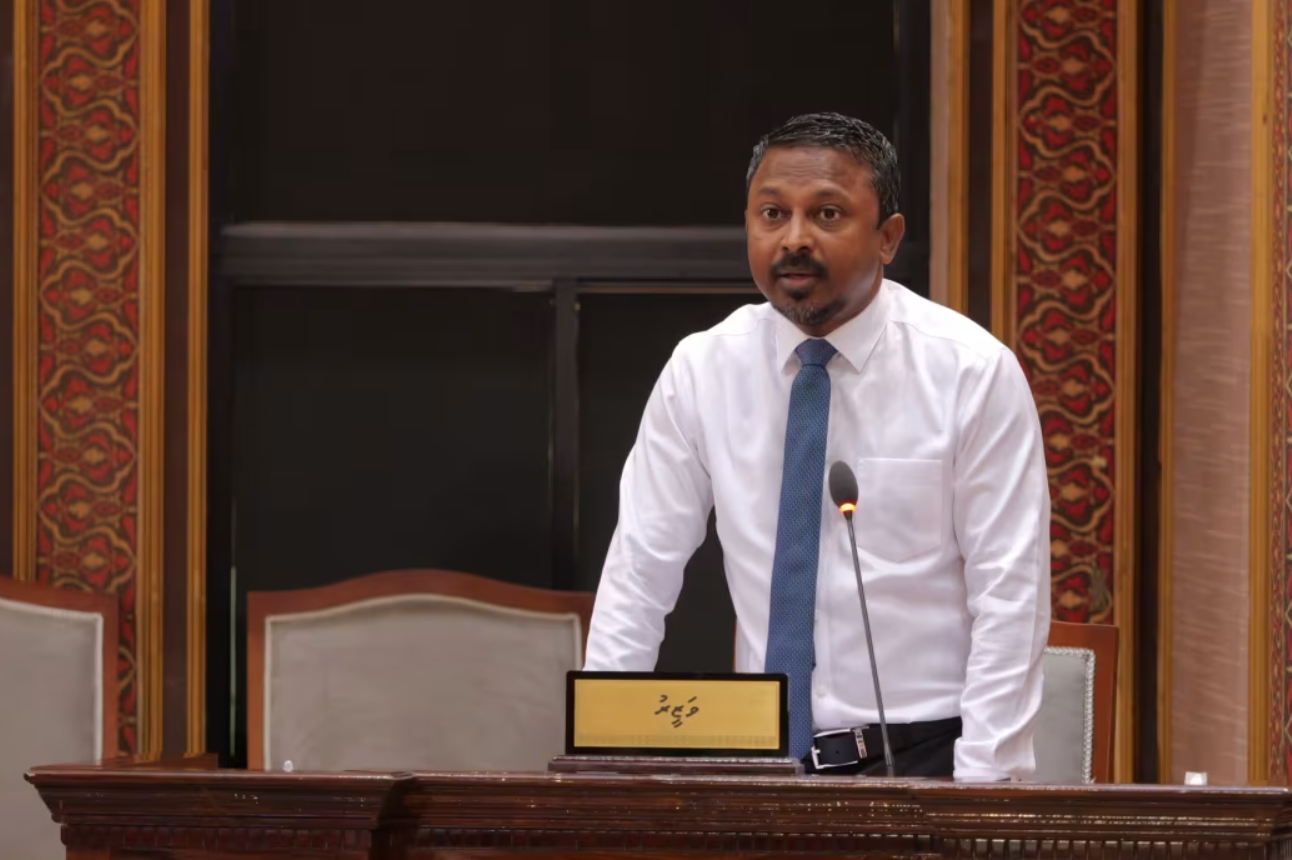 ބެސްޓިނެޓްގެ އެކްސްޕެޓް ސިސްޓަމް ބޭނުންކުރަން ނިންމީ ދައުލަތަށް ލިބޭގެއްލުން ބޮޑުވެދާނެތީ: އުޝާމް