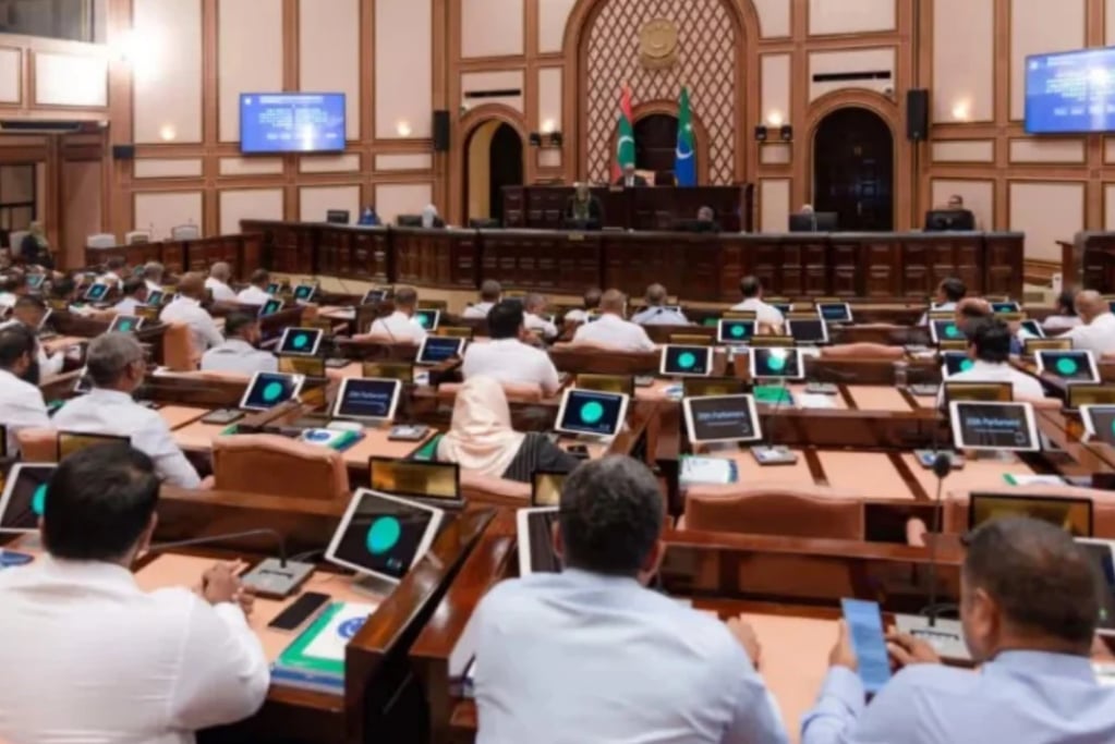 ގޮނޑި ގެއްލުމުގެ ކުރިން އާންމު ވޯޓެއް ނަގާގޮތަށް ހުށަހެޅި އިސްލާހު ބަލައިގެންފި