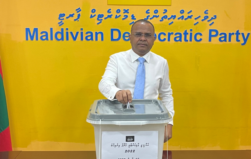 އެމްޑީޕީގެ ޕާލަމެންޓްރީ ގްރޫޕްގެ ލިޑަރު ޙުސައިން ޝަހީމް (އަނދުން ޙުސައިން)