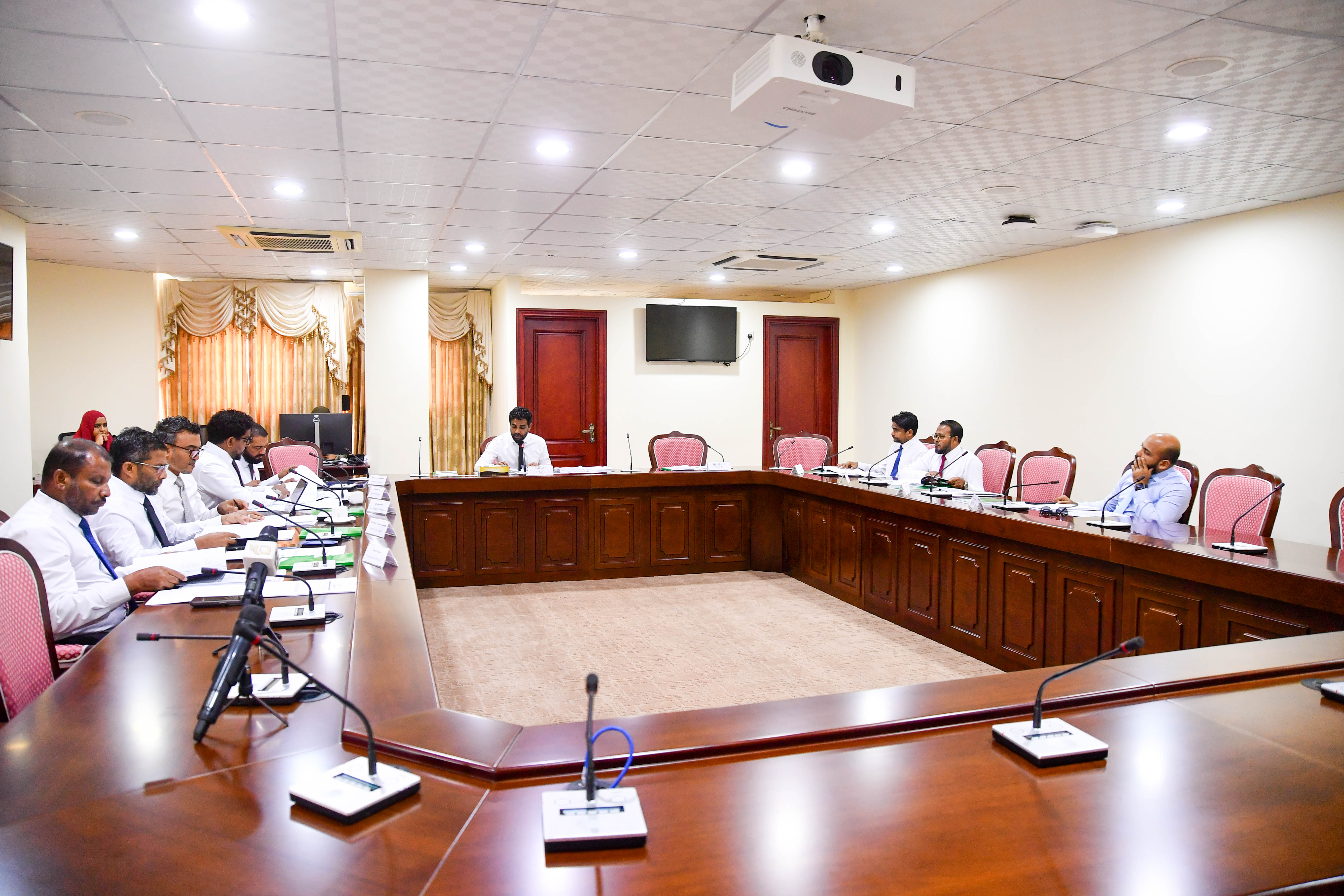 ޖުޑިޝަރީ ކޮމެޓީގެ ބައްދަލުވުމެއް