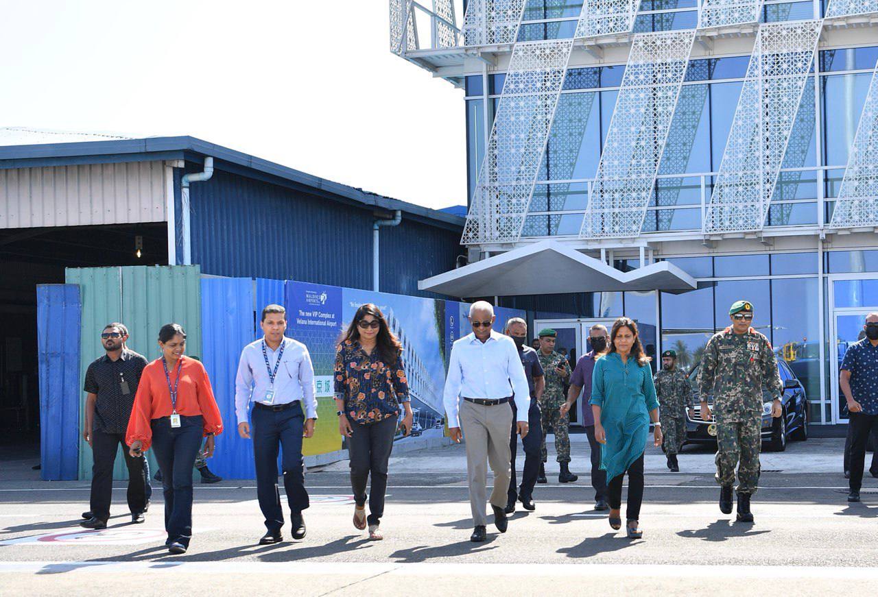 ރައީސްގެ ދެކަނބަލުން ފުވައްމުލައް ސިޓީއާ އައްޑޫ ސިޓީއަށް ކުރައްވާ ދަތުރުފުޅު ފައްޓަވައިފި