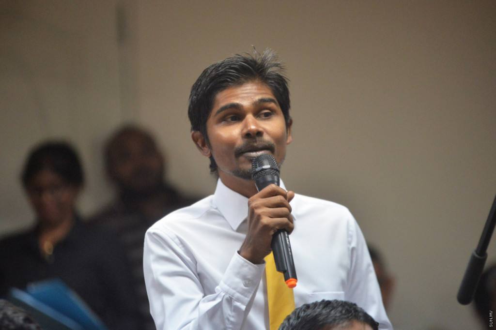 އެމްޑީޕީ މެމްބަރުންނަކީ ހޮރުހޮރަށް ވަދެ ފިލާ ބައެއް ނޫން: މޫކޭ