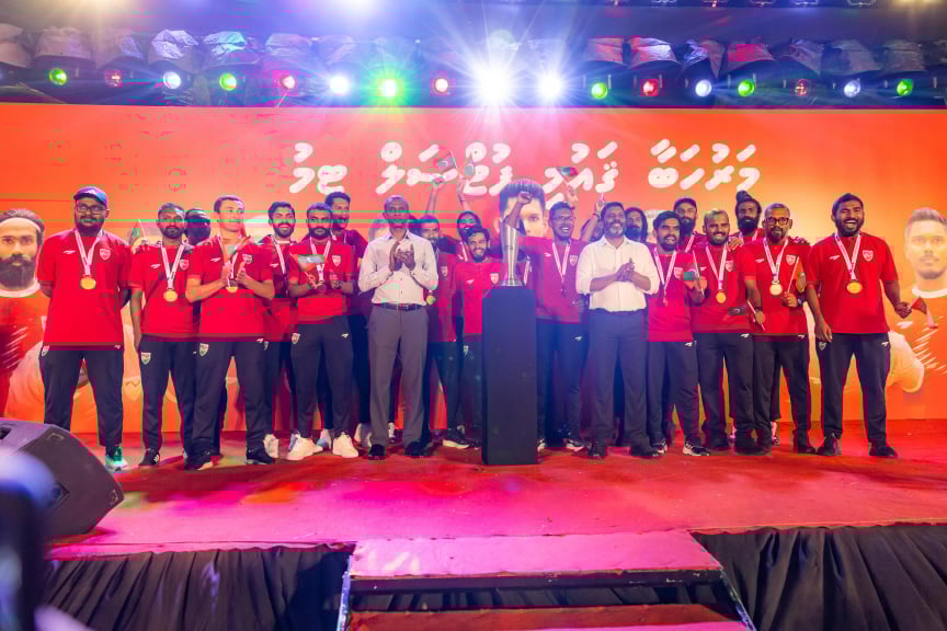 ހަވާއެރުމުގެ ކުލަގަދަ ރަސްމިއްޔާތަކާއެކު ގައުމީ ފުޓްސަލް ޓީމަށް ހޫނު މަރުހަބާއެއް